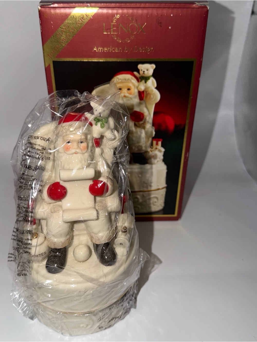 Lenox Winter's Wonder Santa Musical Keepsake Box